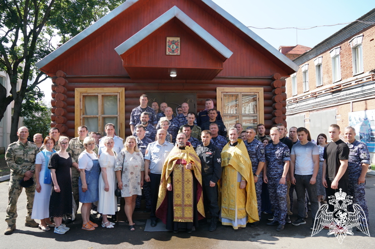 В День Крещения Руси сотрудники Управления вневедомственной охраны Ивановской области приняли участие в богослужении, посвященном небесному покровителю войск национальной гвардии