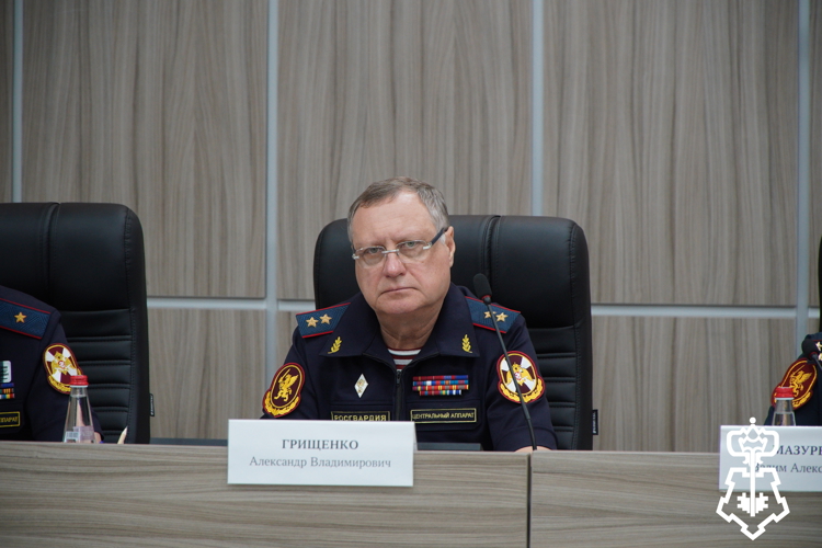 ЗАМЕСТИТЕЛЬ ДИРЕКТОРА РОСГВАРДИИ ГЕНЕРАЛ-ПОЛКОВНИК ПОЛИЦИИ ВАСИЛИЙ СОНИН ОПРЕДЕЛИЛ ПРИОРИТЕТЫ РАЗВИТИЯ ВНЕВЕДОМСТВЕННОЙ ОХРАНЫ НА ВСЕРОССИЙСКОМ СОВЕЩАНИИ В ТУЛЕ