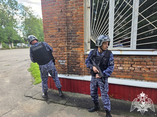Сотрудники вневедомственной охраны Росгвардии приняли участие во всероссийских учениях по антитеррористической защищенности объектов образования