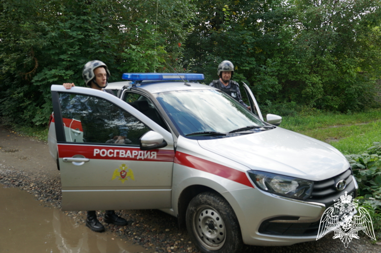 Сотрудники вневедомственной охраны Управления Росгвардии задержали подозреваемого за кражу в гипермаркете