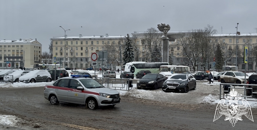 В Иванове экипаж Росгвардии задержал мужчину по подозрению в нанесении побоев