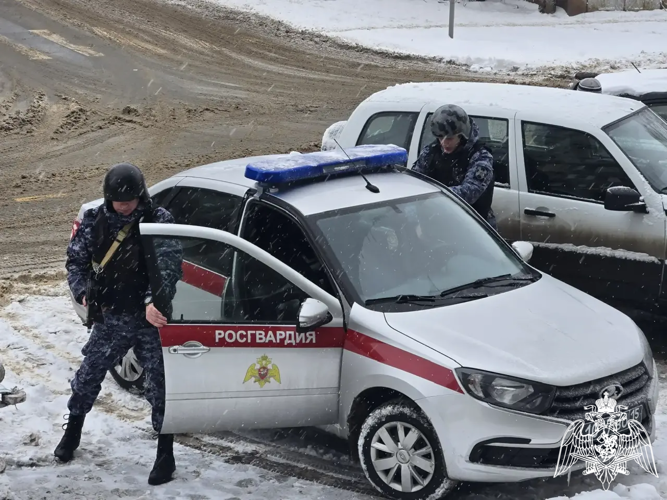 В Шуе росгвардейцы задержали неизвестного мужчину на охраняемом объекте